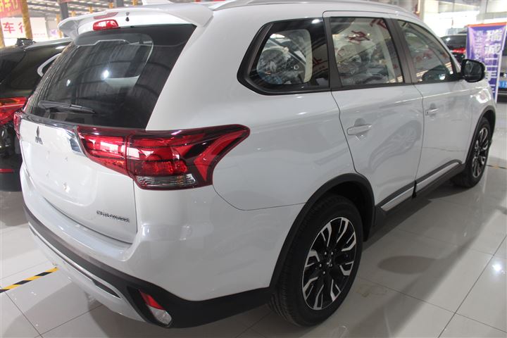 三菱 欧蓝德 2020款 2.0l 两驱畅享版 5座 二手车市场