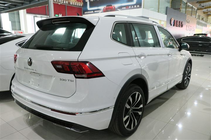 2021款途观l330越享版,胖哥试驾2021款途观l 大众2021款 途观l 330tsi自动两驱 r-line 越享版 二手车市场选瑞诚